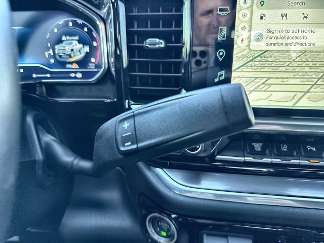 Used 2025 Chevrolet Silverado 3500 High Country w/ High Country Premium Package AWD/4WD image 20