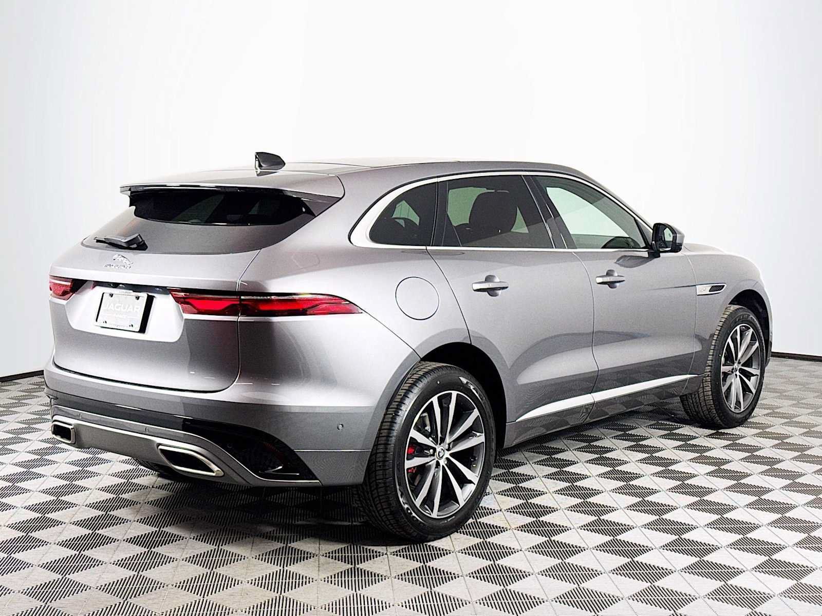 New 2025 Jaguar F-PACE R-Dynamic S AWD/4WD image 5