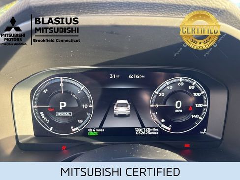 Used 2023 Mitsubishi Outlander 4WD Plug-In Hybrid image 20