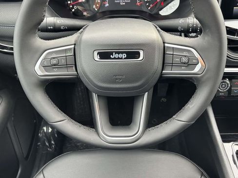 New 2026 Jeep Compass Latitude image 9