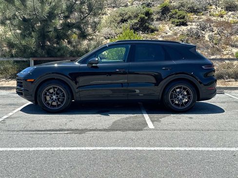 New 2025 Porsche Cayenne image 2