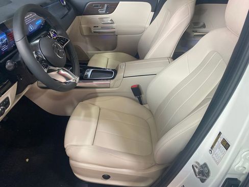 New 2026 Mercedes-Benz GLA 250 4MATIC image 9