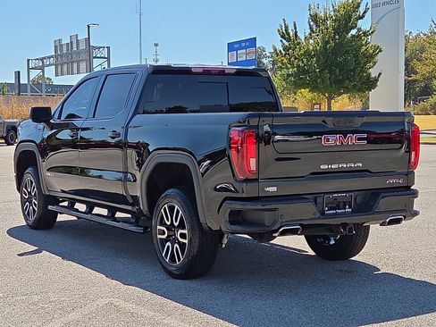 Used 2024 GMC Sierra 1500 AT4 w/ Technology Package AWD/4WD image 4