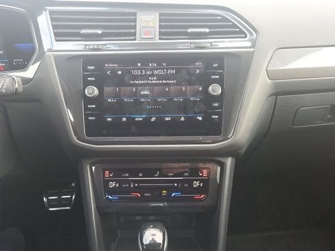 Used 2023 Volkswagen Tiguan SE R-Line image 30