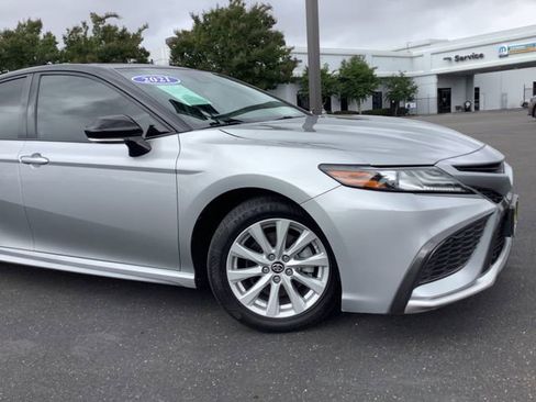 Used 2021 Toyota Camry XSE FWD image 3