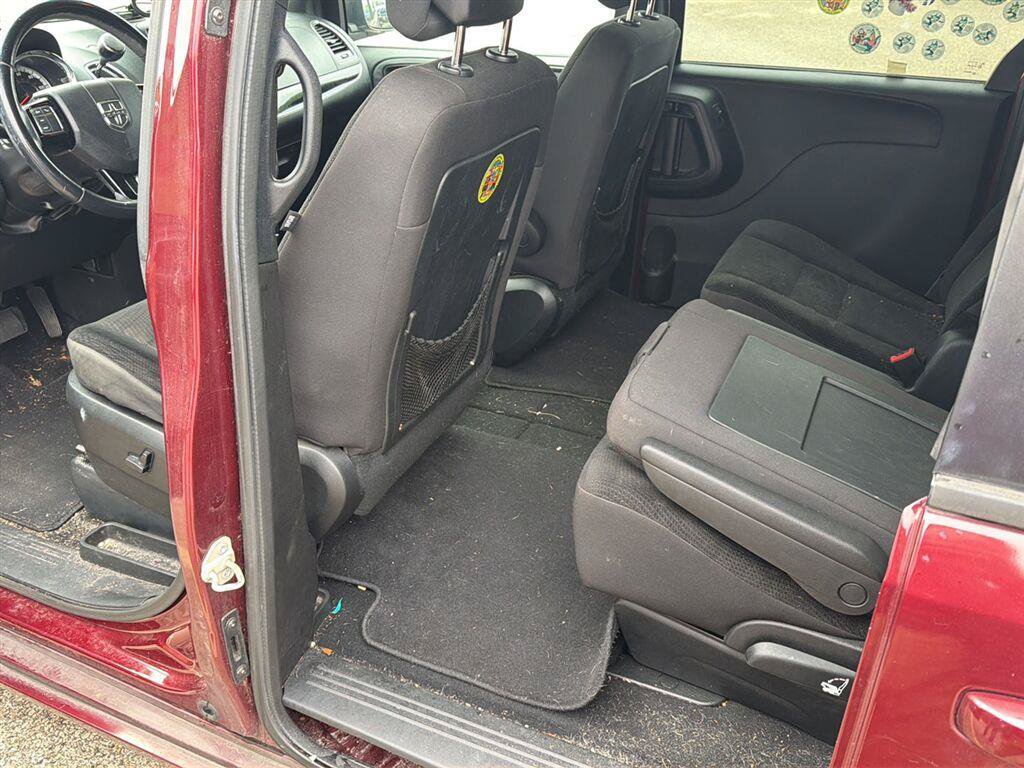 Used 2019 Dodge Grand Caravan SE FWD image 7