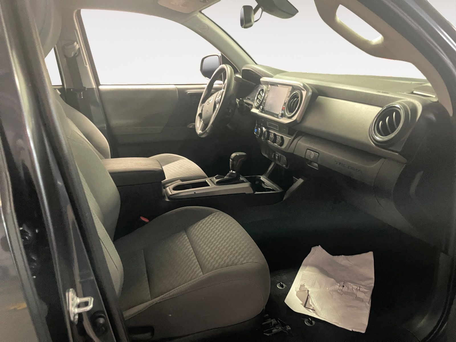 Used 2023 Toyota Tacoma SR5 AWD/4WD image 15