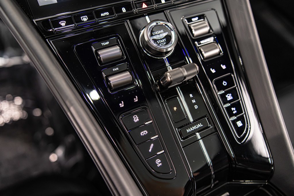 Used 2026 Aston Martin DB12 Coupe RWD image 29