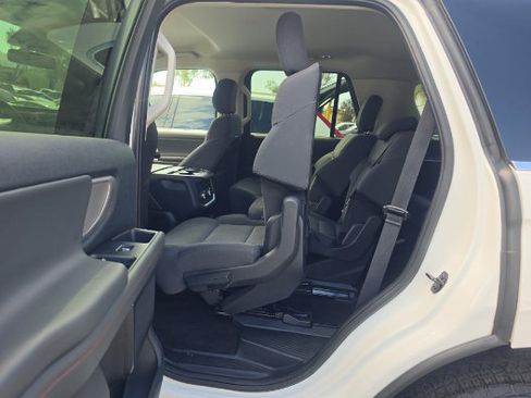 Used 2025 Ford Expedition Active RWD image 11