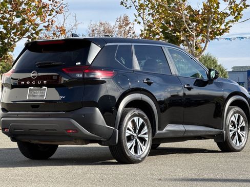 Certified 2023 Nissan Rogue SV image 4
