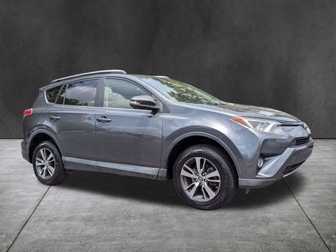 Used 2016 Toyota RAV4 XLE FWD image 2