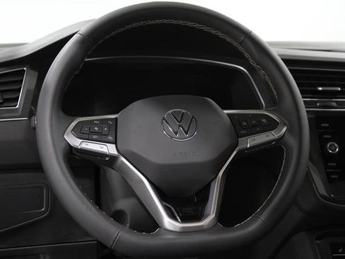 Certified 2023 Volkswagen Tiguan SE R-Line image 7