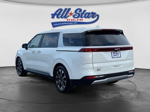 Used 2024 Kia Carnival EX FWD image 7