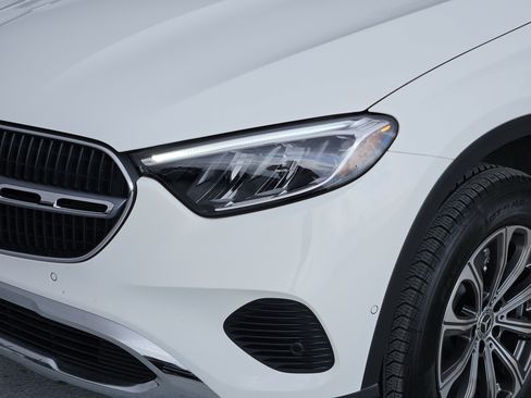 Certified 2025 Mercedes-Benz GLC 300 4MATIC image 9