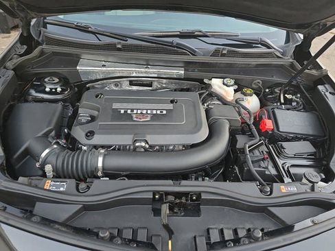 Used 2020 Cadillac XT4 Luxury w/ Cold Weather Package image 29