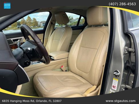 Used 2010 Jaguar XF Premium image 12