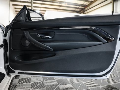 Used 2019 BMW M4 Coupe w/ Competition Package image 26