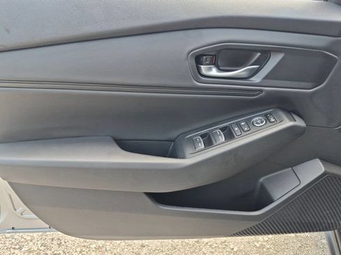Used 2025 Honda Accord SE image 11