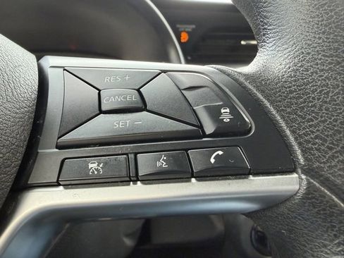 Used 2021 Nissan Kicks SV image 19