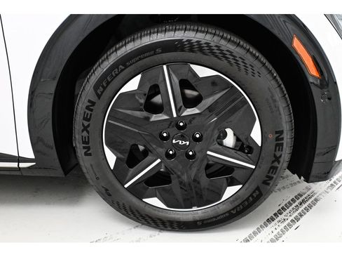 New 2026 Kia EV6 Wind RWD image 8