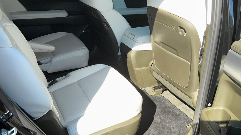 Used 2025 Hyundai Santa Fe Calligraphy FWD image 41