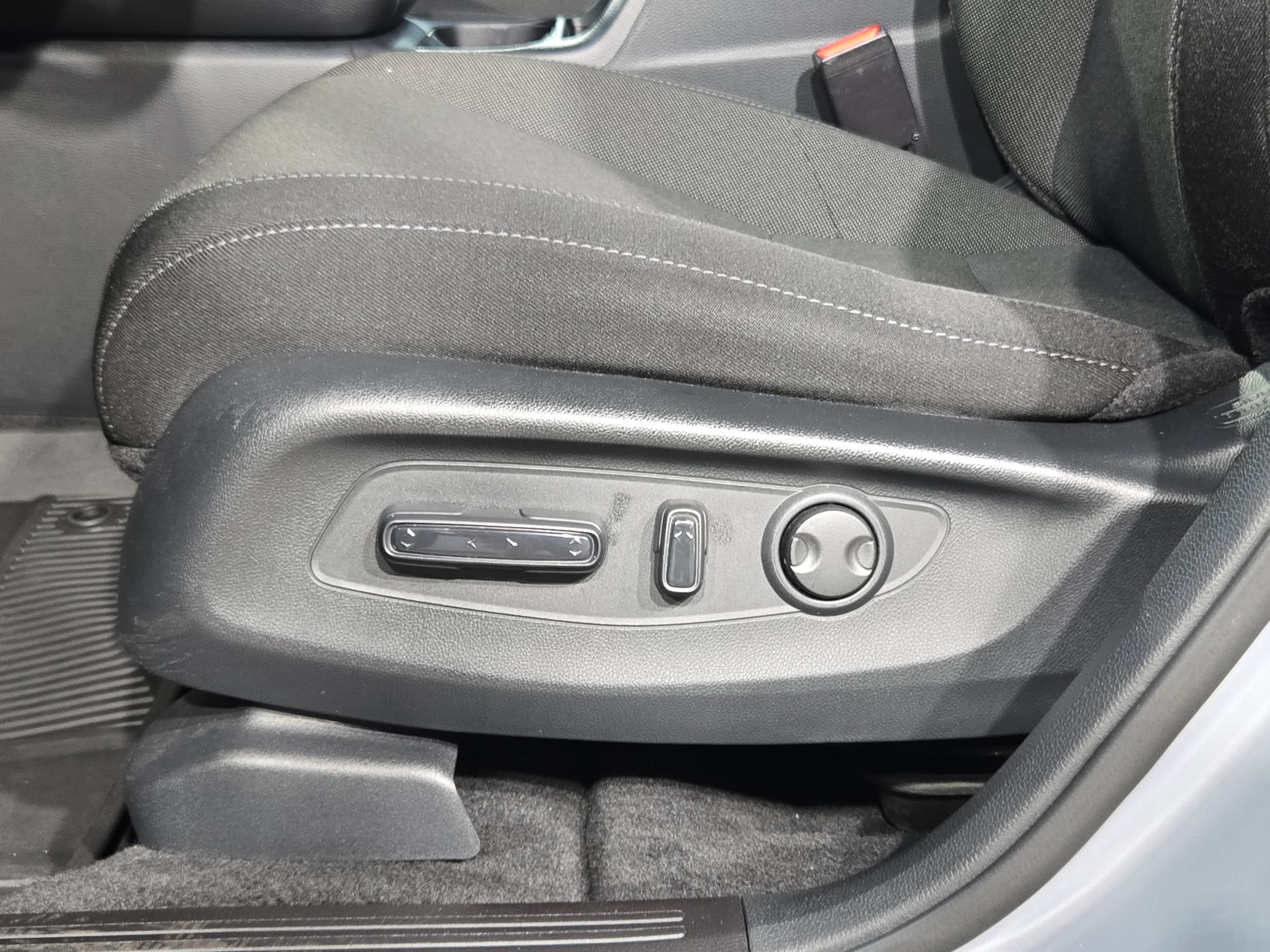 Used 2025 Honda CR-V EX image 23