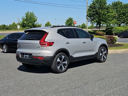 Certified 2025 Volvo XC40 B5 Plus AWD/4WD image 13