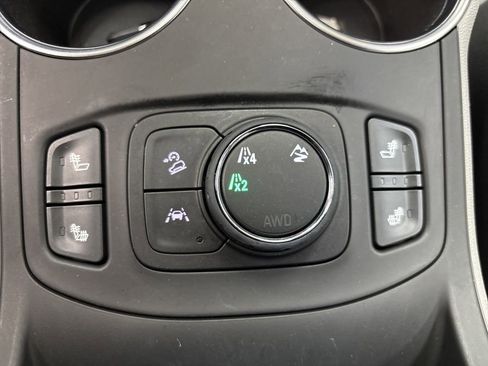 Used 2023 GMC Terrain SLT w/ LPO, Floor Liner Package AWD/4WD image 28