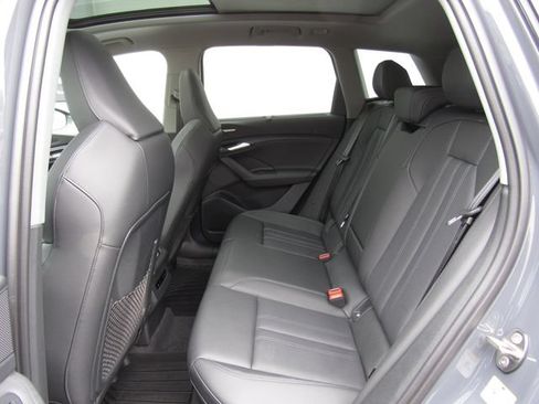 Used 2025 Audi Q6 e-tron Prestige AWD/4WD image 17