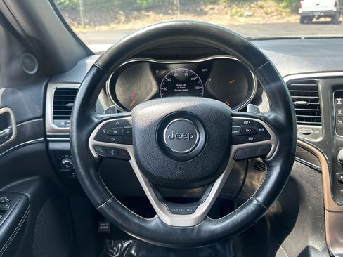 Used 2017 Jeep Grand Cherokee Limited image 22