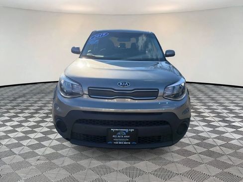 Used 2019 Kia Soul FWD image 2