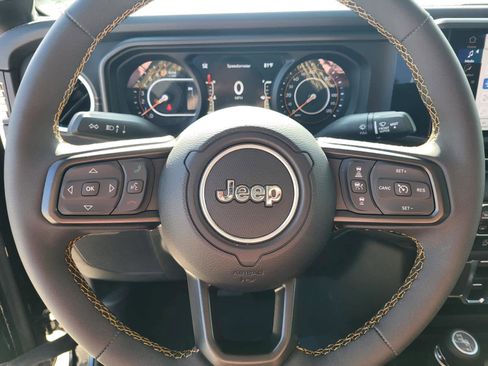 Used 2024 Jeep Gladiator Sport image 17