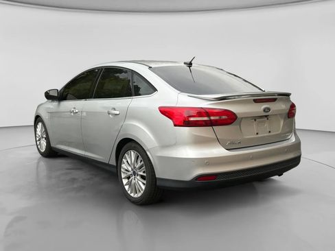 Used 2018 Ford Focus Titanium FWD image 3