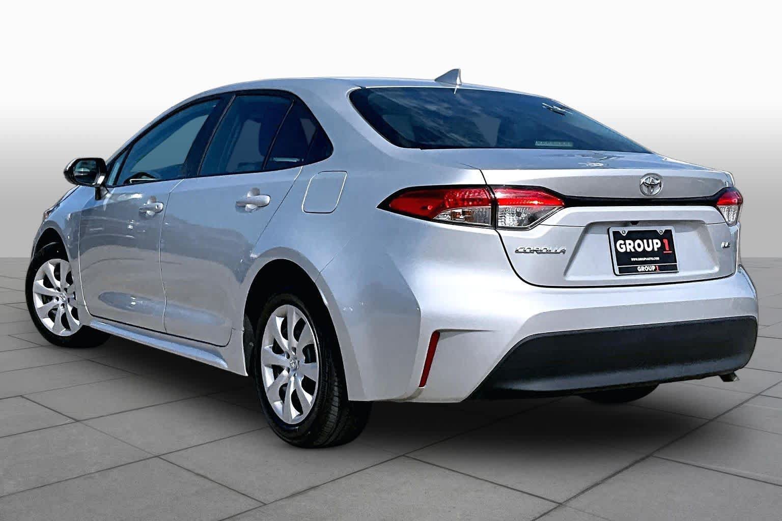 Used 2025 Toyota Corolla LE FWD image 12