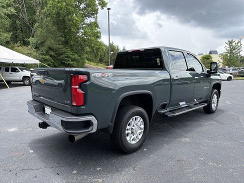 Used 2025 Chevrolet Silverado 2500 LTZ w/ LTZ Convenience Package AWD/4WD image 5