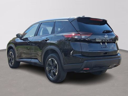 Used 2024 Nissan Rogue SV AWD/4WD image 4