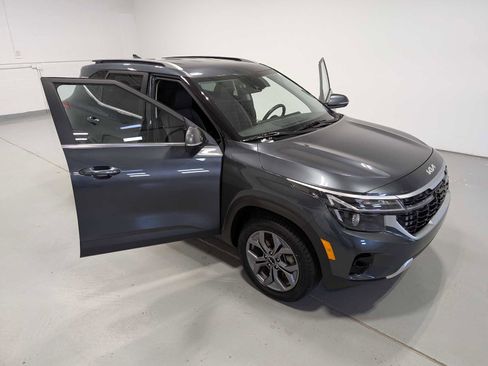 Used 2024 Kia Seltos S AWD/4WD image 16