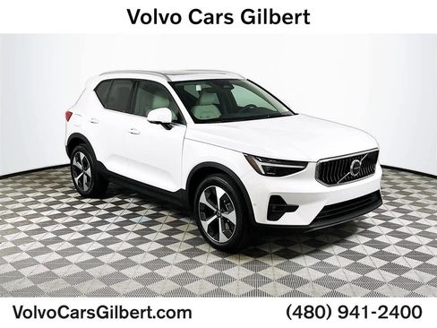 Used 2025 Volvo XC40 B5 Plus w/ Protection Package Premier image 1