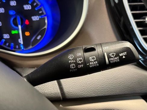 Used 2021 Chrysler Voyager Lxi image 23