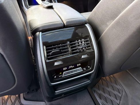 Used 2023 BMW X7 xDrive40i w/ M Sport Package image 32