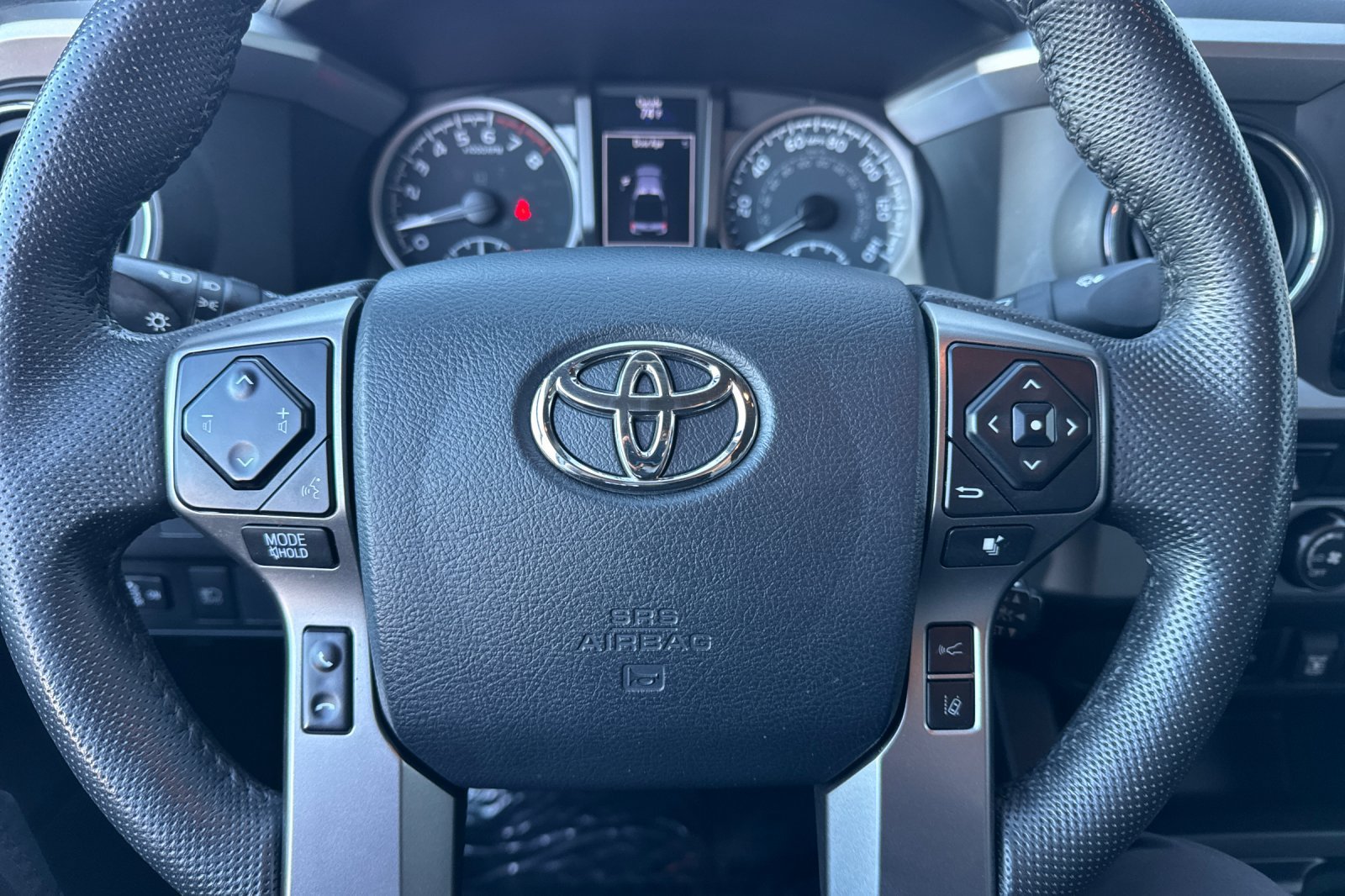Used 2020 Toyota Tacoma SR5 RWD image 22