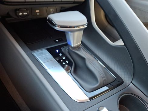 Certified 2025 Hyundai Elantra Sport image 15