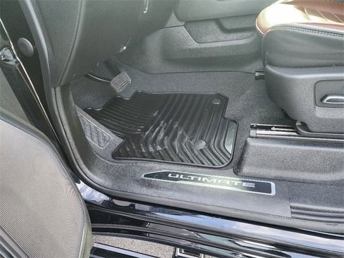 Used 2024 GMC Sierra 2500 Denali Ultimate image 18