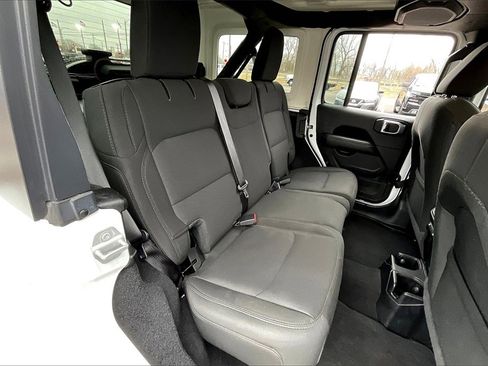 Certified 2021 Jeep Wrangler Unlimited Sahara image 22