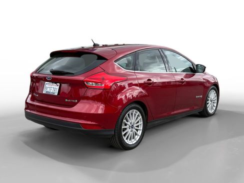 Used 2017 Ford Focus Electric Hatchback image 5