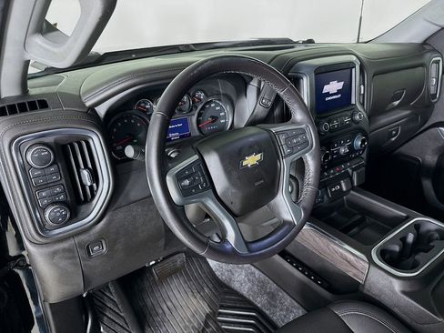 Used 2022 Chevrolet Silverado 2500 LTZ w/ LTZ Convenience Package image 9