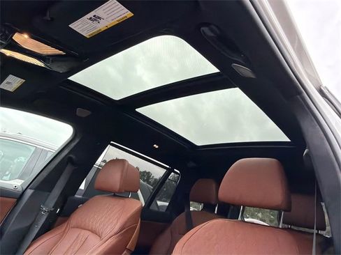 Used 2025 BMW X7 M60i image 34