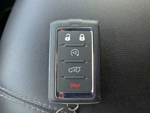 Used 2025 Jeep Grand Cherokee Altitude AWD/4WD image 30