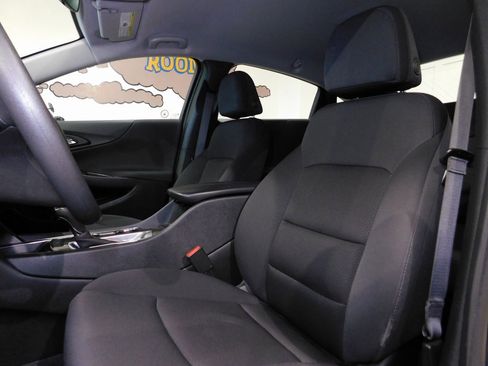 Used 2019 Chevrolet Malibu LT image 36