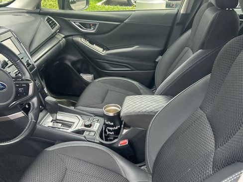 Used 2022 Subaru Forester Premium AWD/4WD image 4